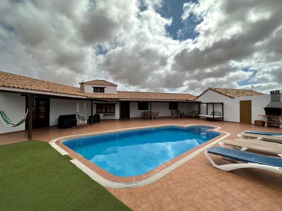 Villa With Pool In The Centre Of Fuerteventura Antigua  Extérieur photo
