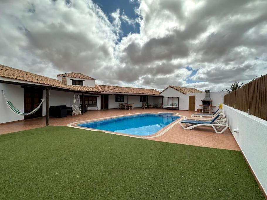 Villa With Pool In The Centre Of Fuerteventura Antigua  Extérieur photo